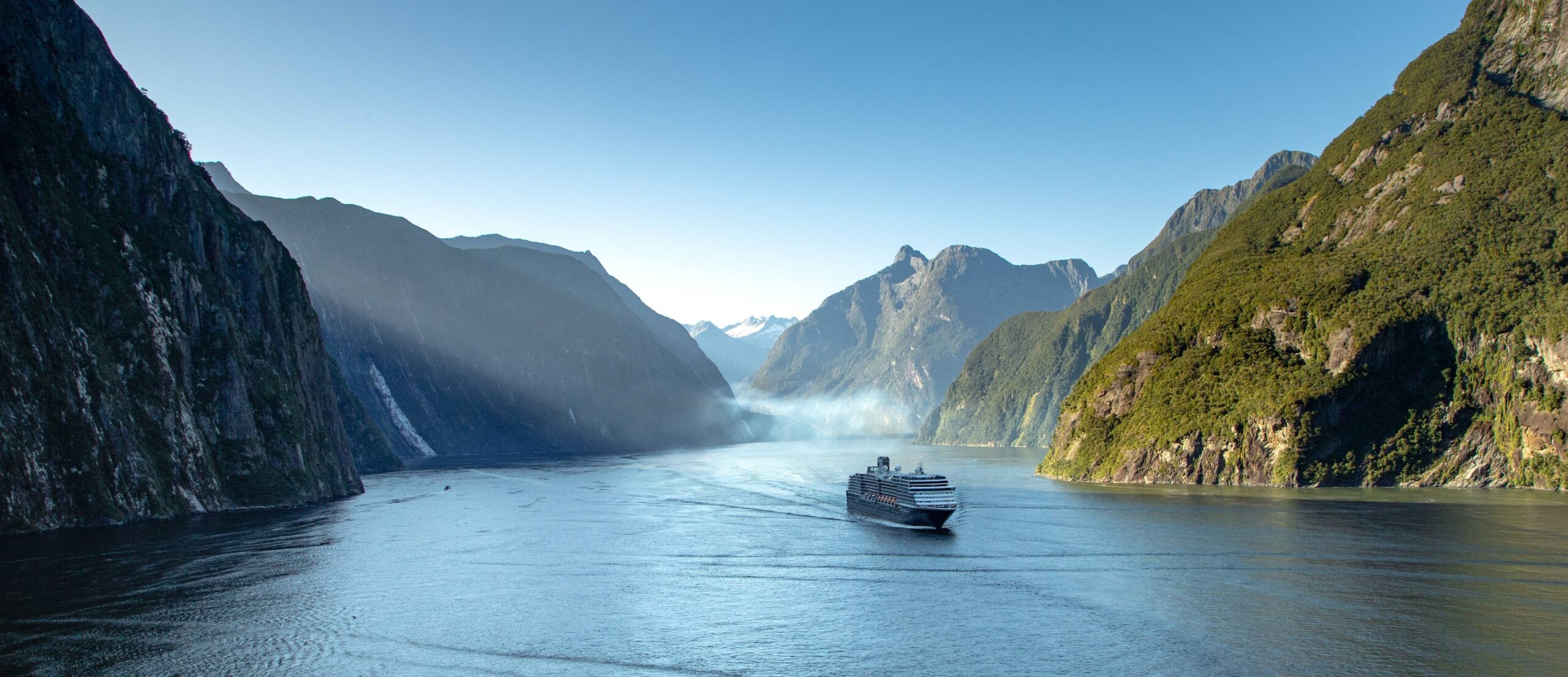 Cruise Middellandse Zee Cruises Noorse Fjorden met Holland America Line Hoofsfoto Europa fjord ship scaled